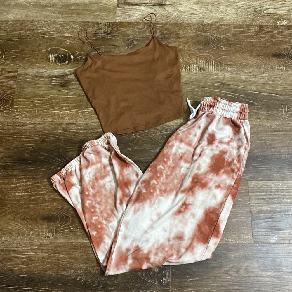 2 Piece Set - Picture 2 of 8